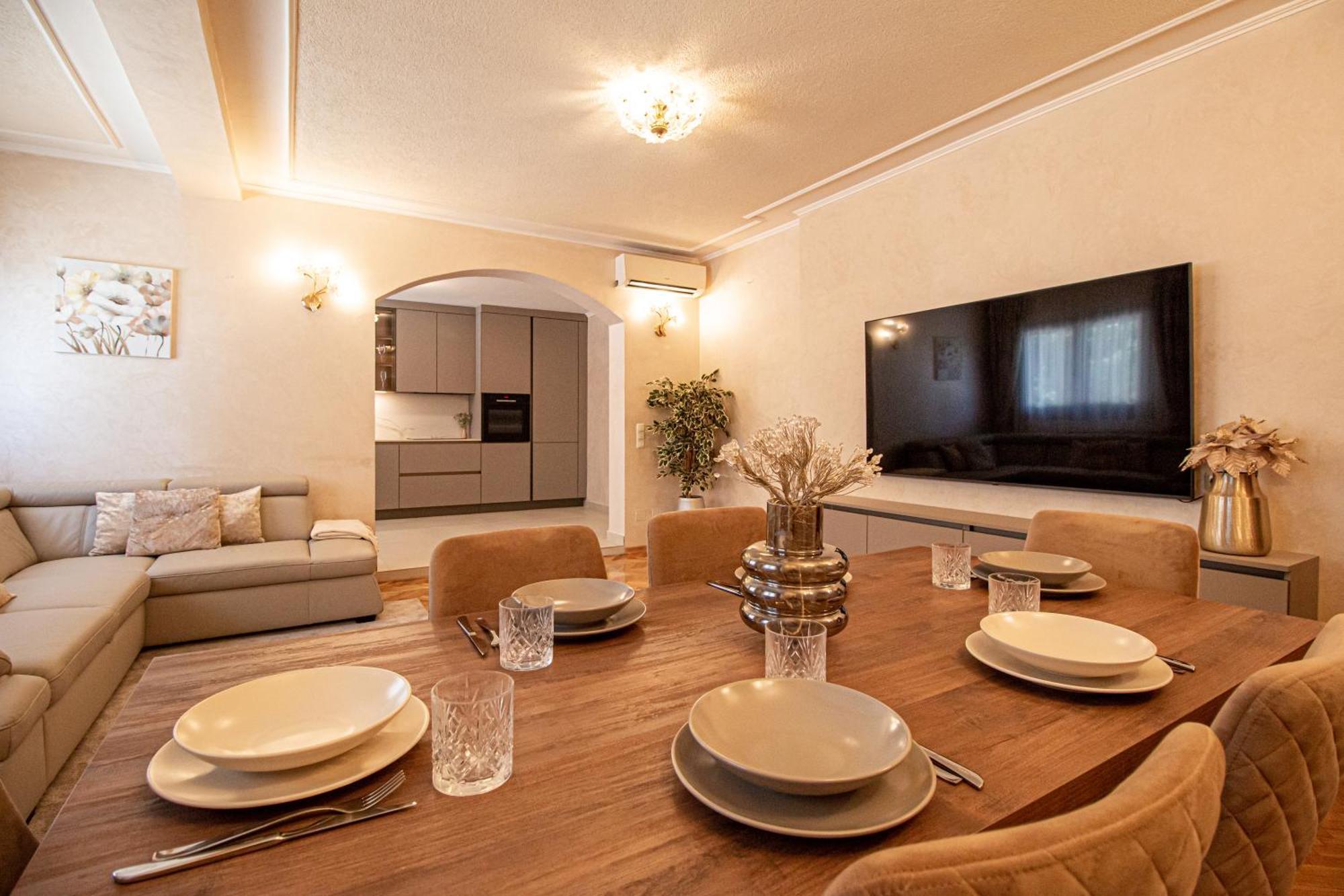Rose Apartment