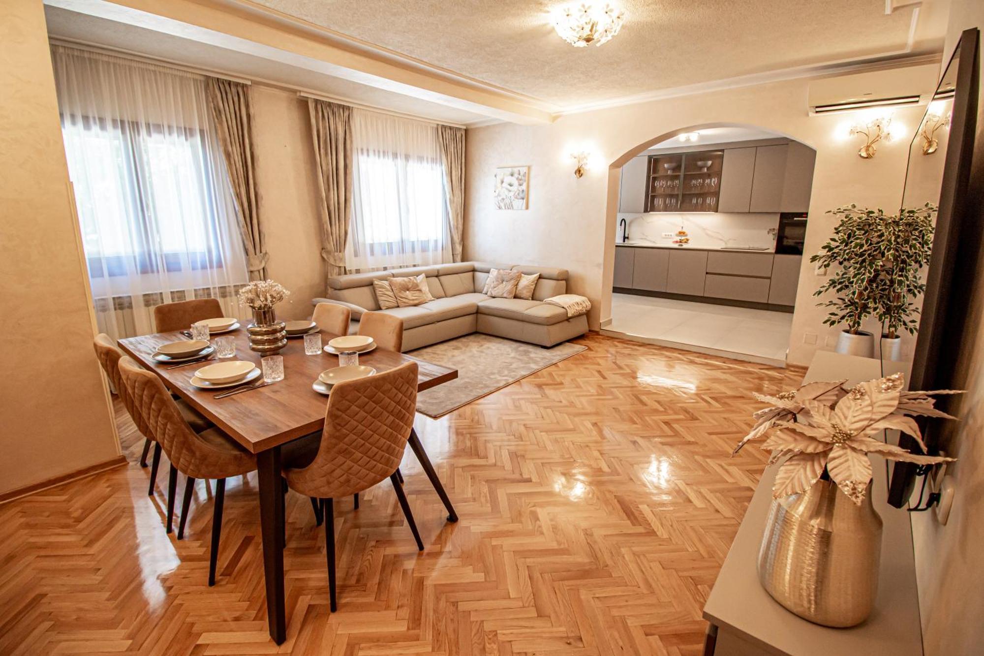 Rose Apartment